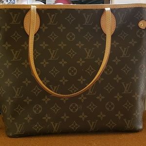 Louis Vuitton MM Neverfull